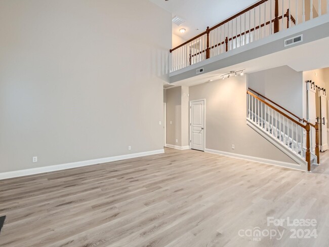 Building Photo - 1003 Defoor Ct