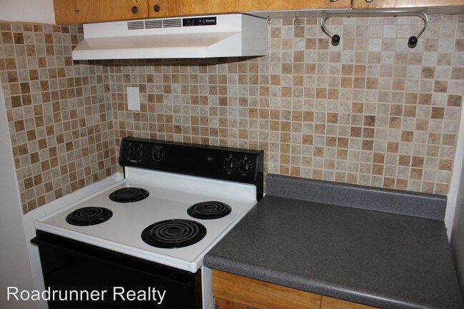 Building Photo - 841 W Graaf Ave