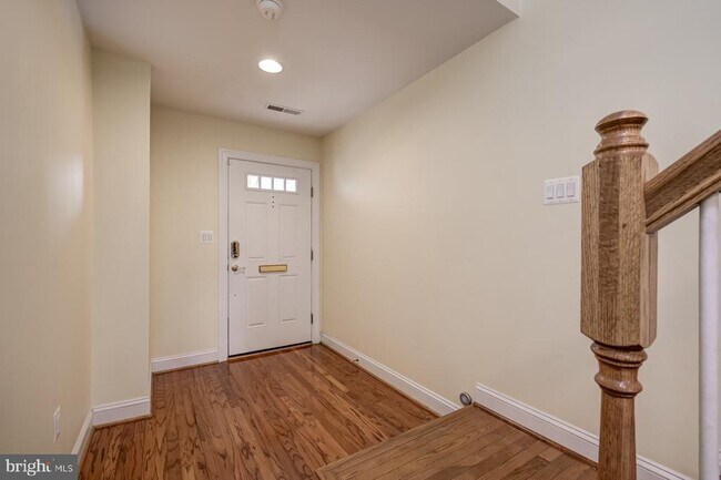 Foto del edificio - 1236 Harbor Island Walk