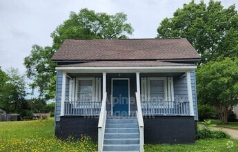 Building Photo - 220 Walker St