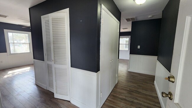 Foto del edificio - 74 Melville Ln