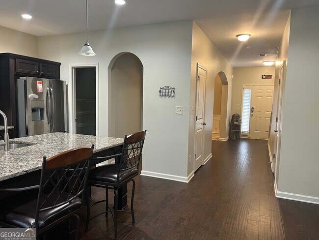 Building Photo - 204 Dog Fennel Ln
