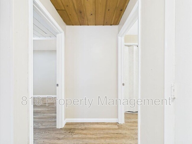 Foto del edificio - 7162 Woodson Rd