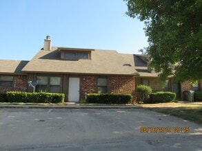 Building Photo - 6813 NW Willow Springs Dr