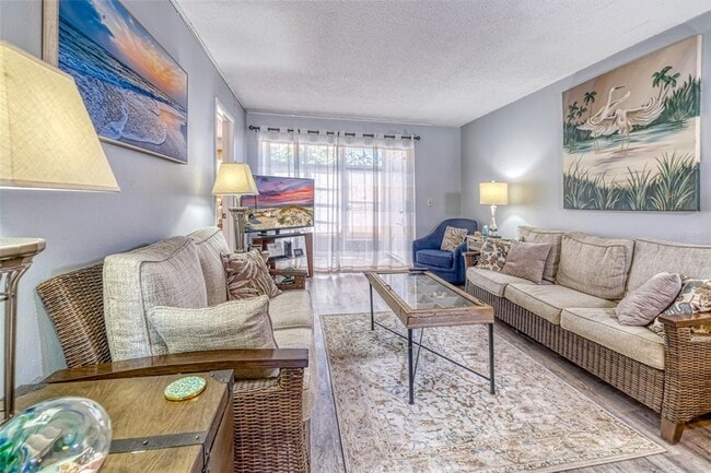 Foto del edificio - 13714 Mission Oaks Blvd