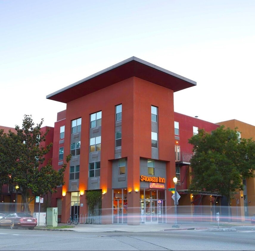 Primary Photo - 1100 17th St