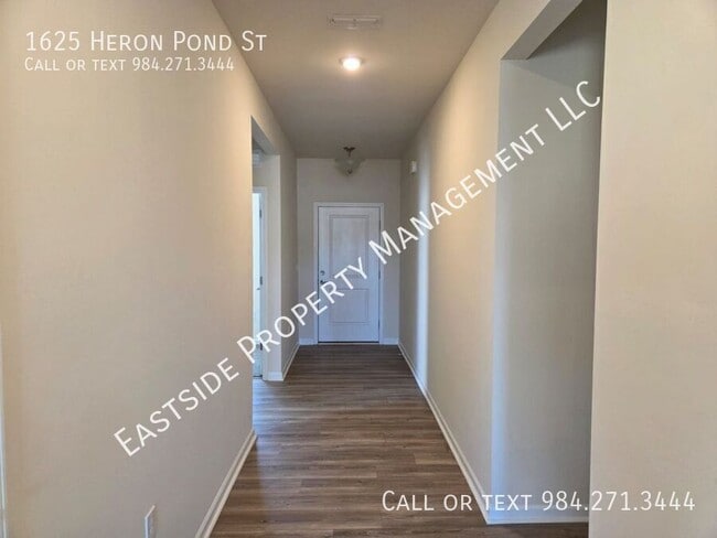 Building Photo - 1625 Heron Pond St