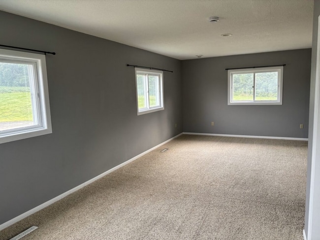 Building Photo - 935 Hazelwood Dr