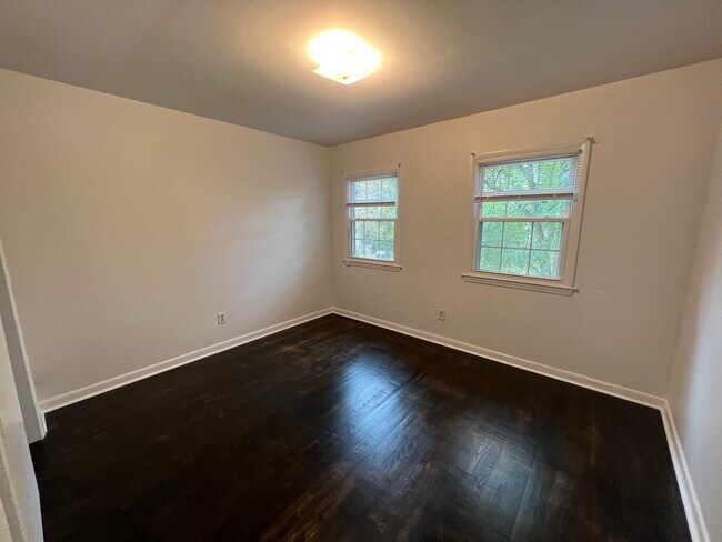 Building Photo - 124 Middlesex Dr