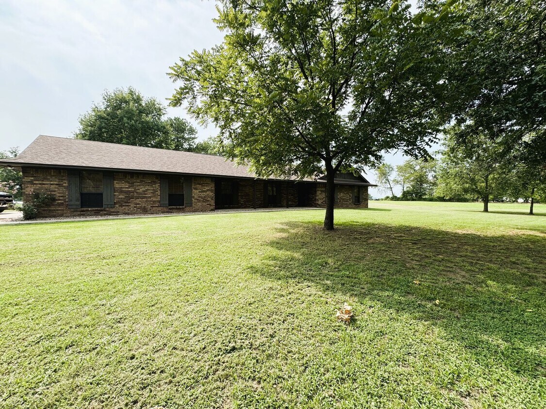 Primary Photo - 4BR, 3BA over 2083 sq' & 2 car garage
