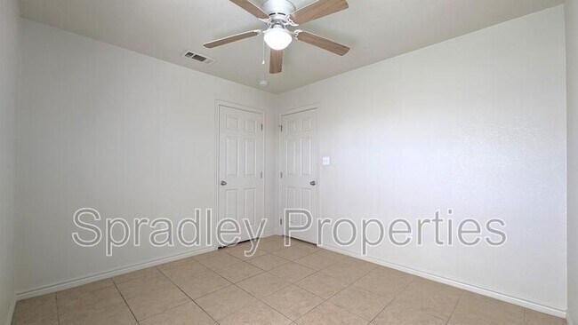 Building Photo - 2520 Saulsbury Dr