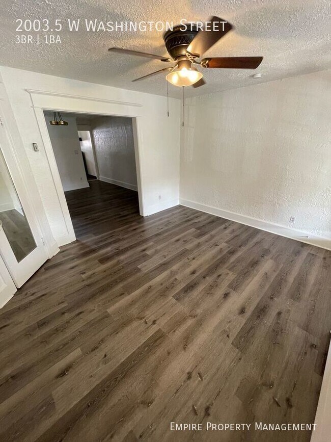 Building Photo - 1st floor: 3 Bedroom / 1 Bathroom in Allen...