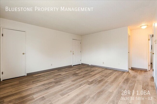 Foto del edificio - 3430 SE 58th-02