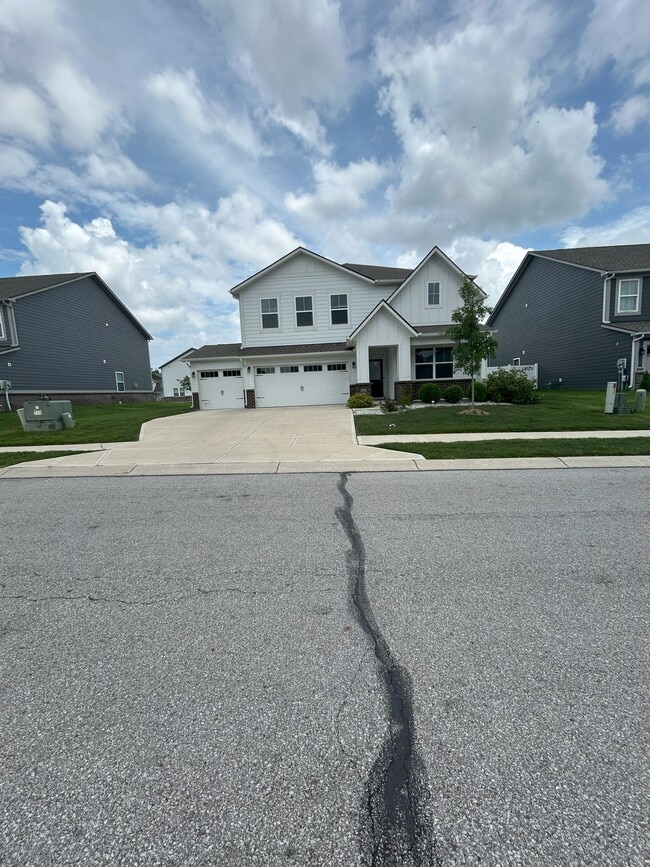 Building Photo - 1269 Bristol Pl