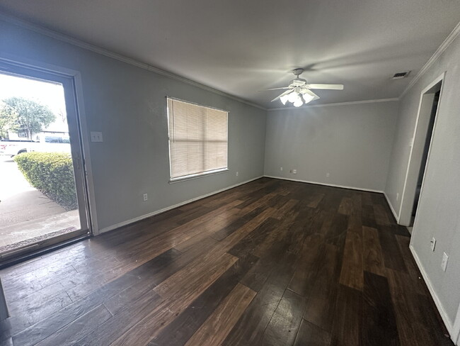 Foto del edificio - Spacious 2/1!