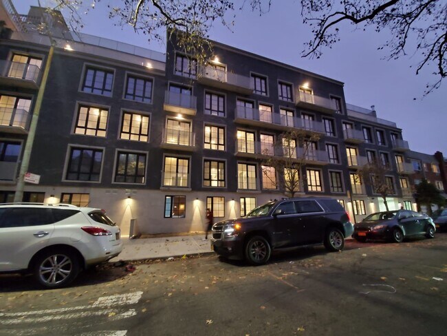 Foto del edificio - 31-19 37th St