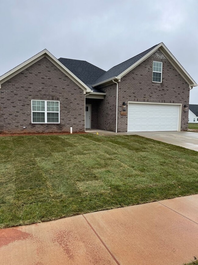 Building Photo - 2333 Trenton Ln