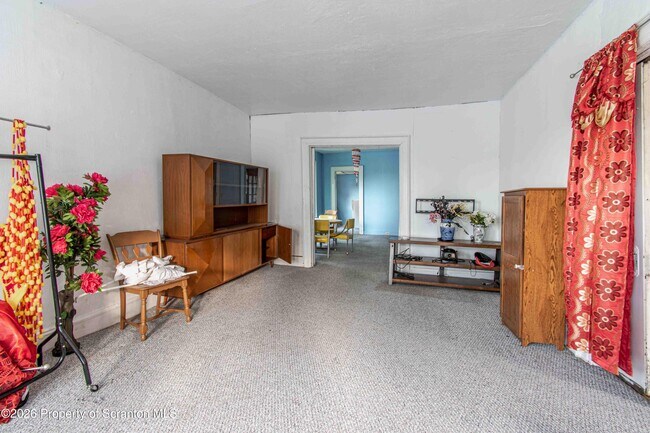 Building Photo - 844 Monroe Ave