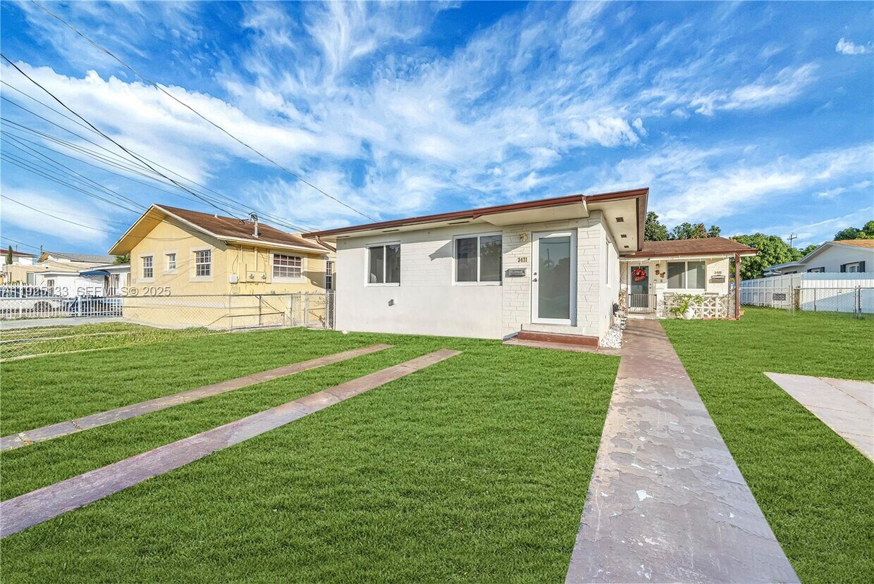 Foto principal - 3471 SW 3rd St