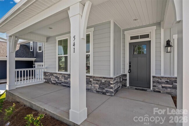 Foto del edificio - 541 Mahogany Rd