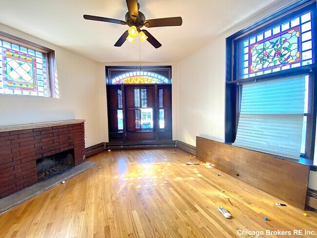 Foto del edificio - 2272 N Lincoln Ave