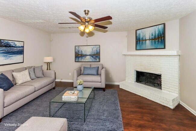 Foto del edificio - 8912 Saddlewood Dr