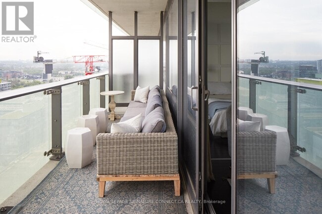 Building Photo - 390 Cherry St