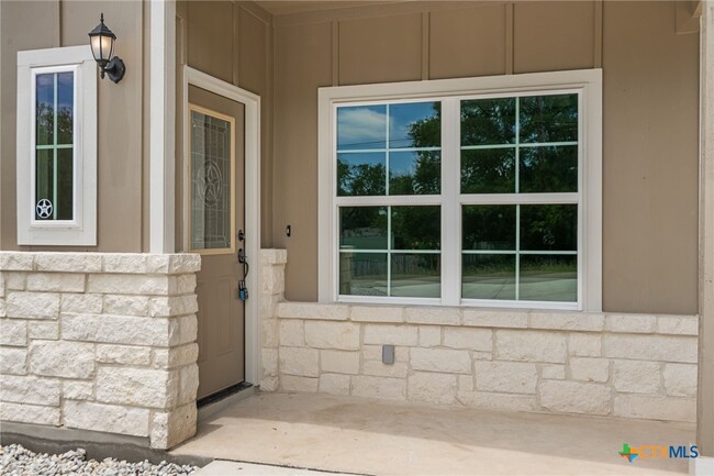 Foto del edificio - 2926 Puter Creek Rd