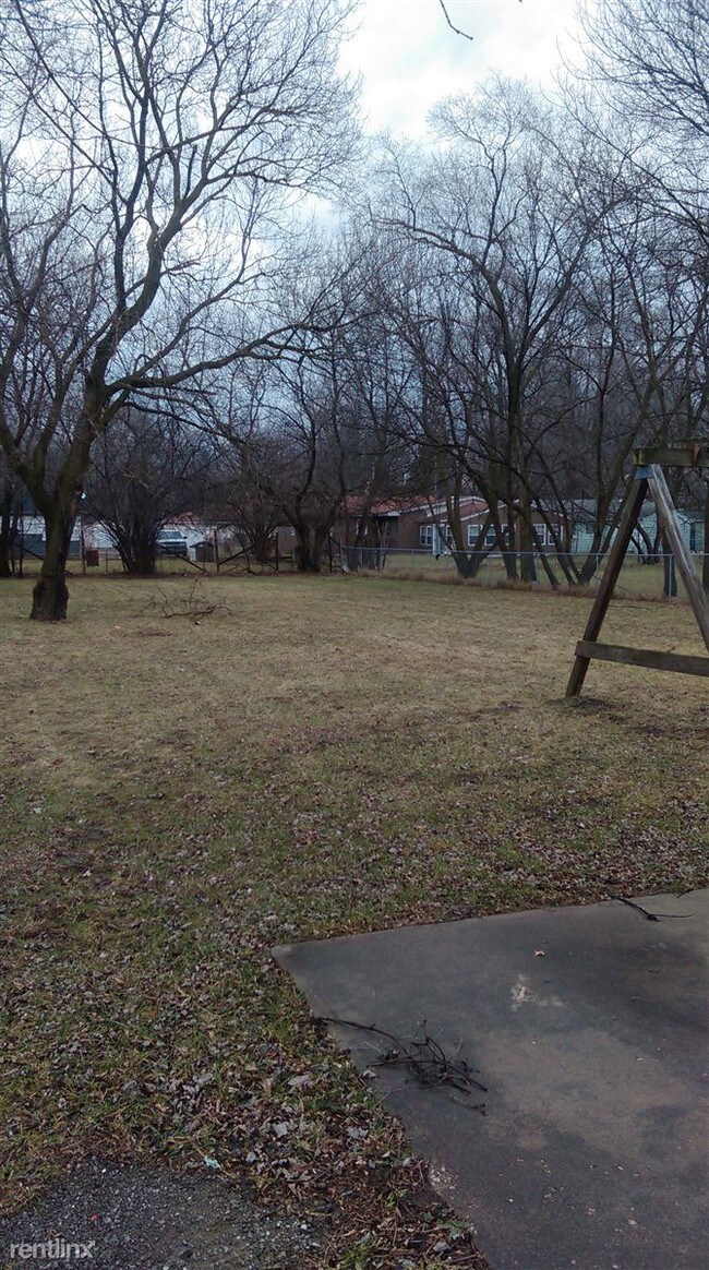Building Photo - 3 br, 1 bath House - 1857 Mack Rd