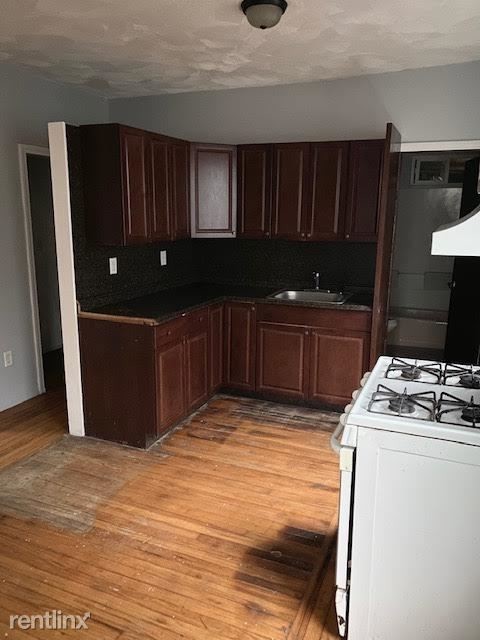 Building Photo - 3 br, 2 bath  - 52 Adeline St Unit 1
