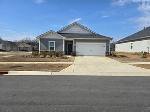 Building Photo - 3301 Plum Dr