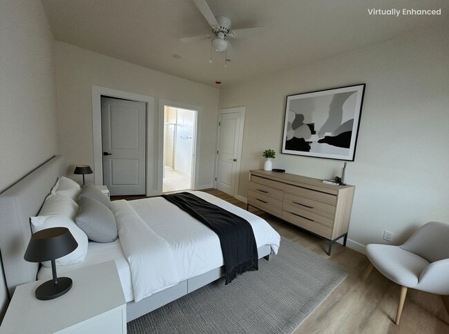 Building Photo - 165 W 75th St