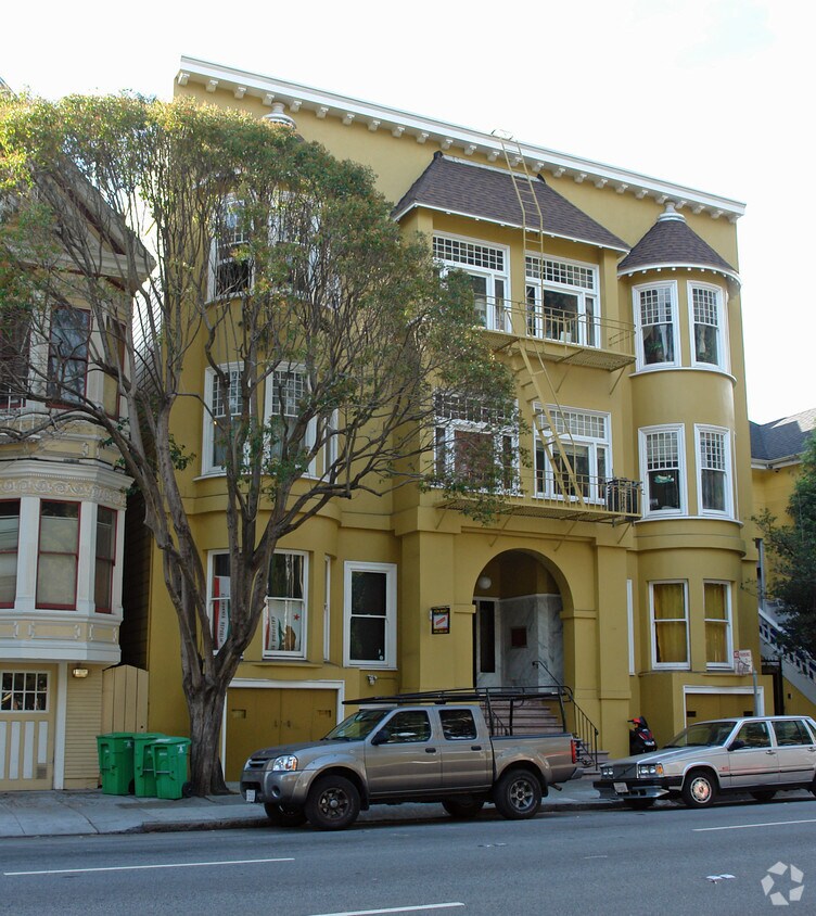 Building Photo - 1837 Oak St