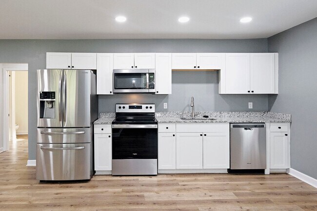 Foto del edificio - Move-in Ready, Pet-Friendly Northern Albem...