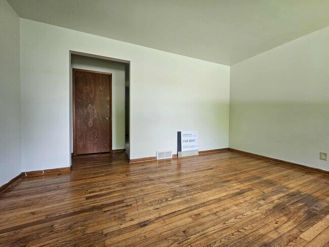 Foto del edificio - 2 Bedroom 1 Bath Duplex Kent Ohio 44240