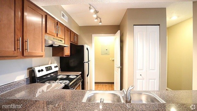 Foto del edificio - 7178 Chadwood Ln