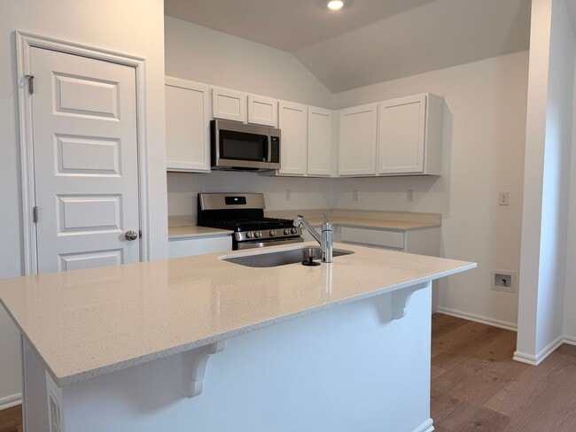 Building Photo - Brand New!! Cute 3 bed, 2 bath in Redstone Ranch