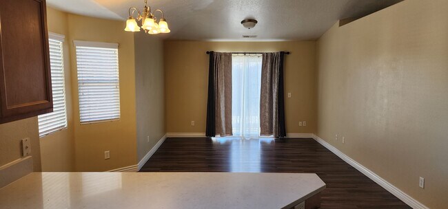 Foto del edificio - 117 E Calbourne Ln