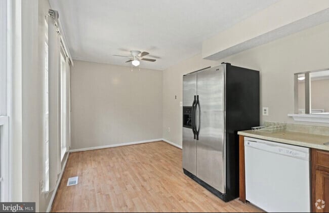Building Photo - 7407 Morrison Dr