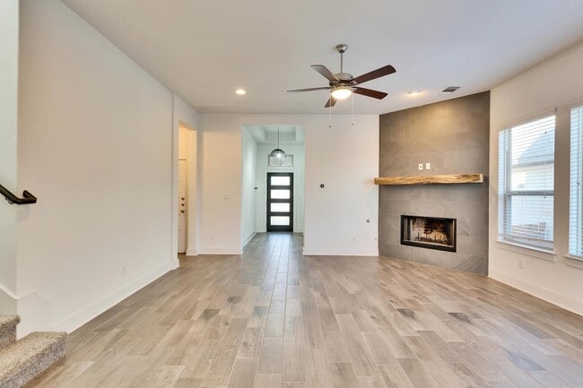 Building Photo - 6720 Llano Stage Trl