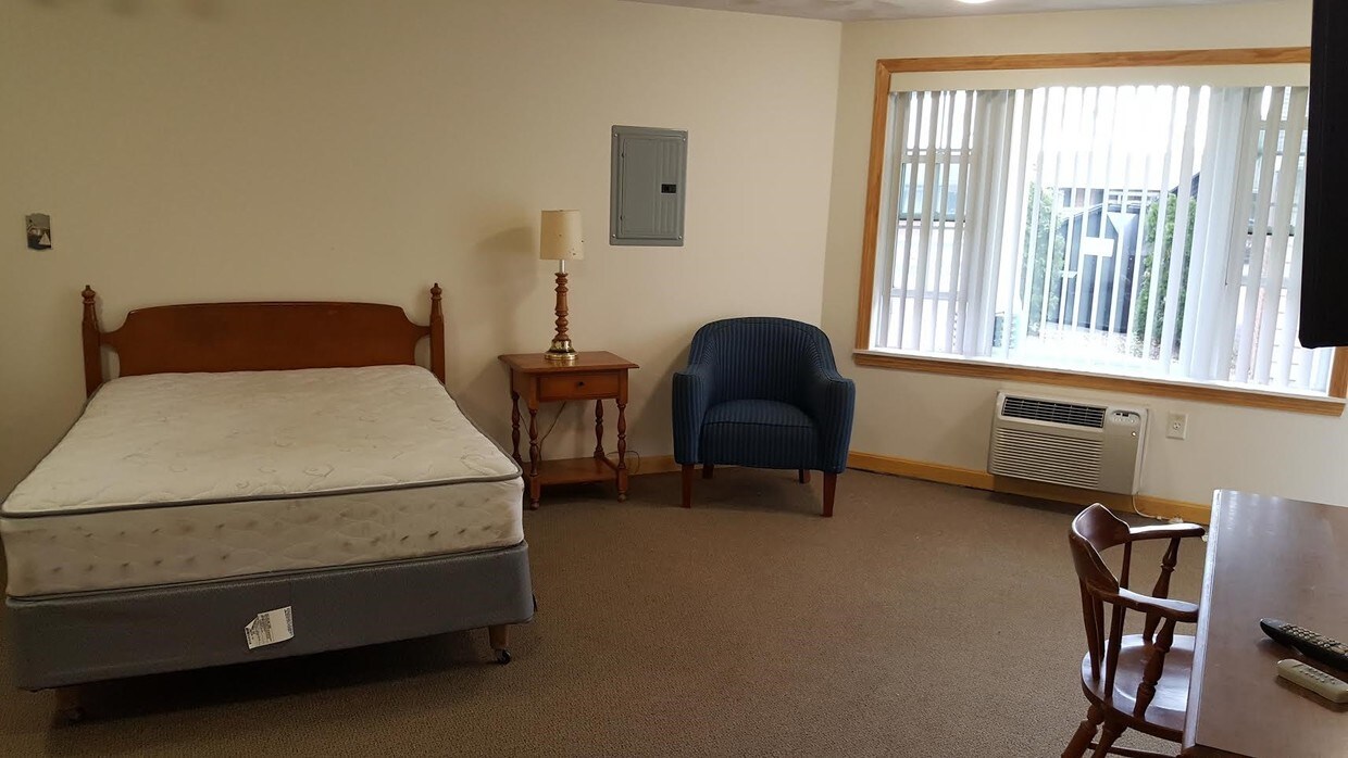 Foto principal - 120 County Rd
