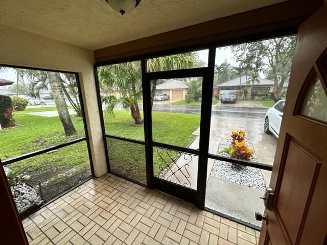 Foto del edificio - 1323 Summit Run Cir