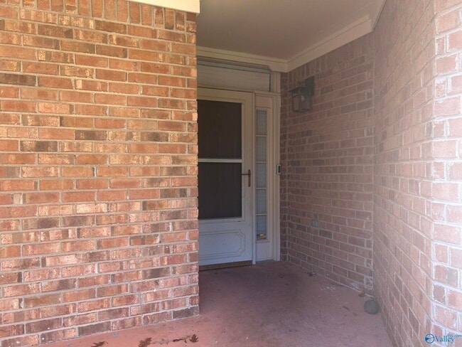 Building Photo - 2012 Fairway Hills Dr