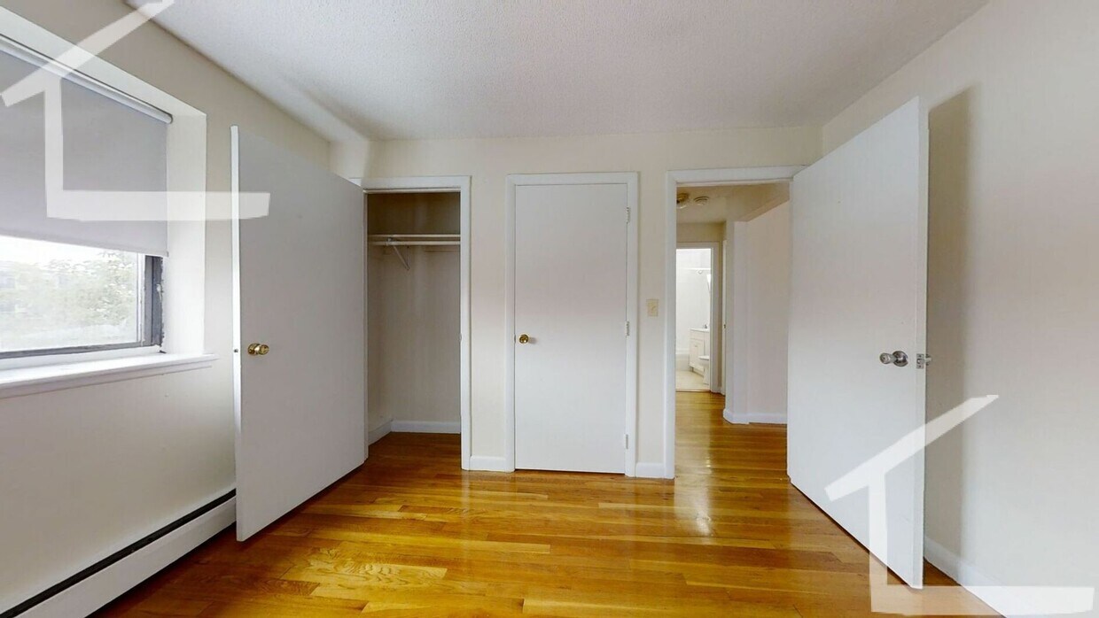 Foto principal - Spacious & Sunny 1BR apartment NO BROKER FEE
