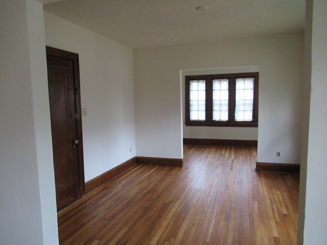 Living Room - 1520 Front St