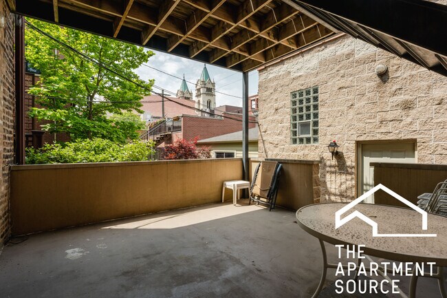 Foto del edificio - 2334 N Wayne Ave