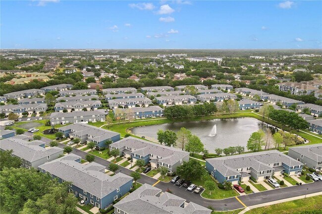 Building Photo - 12715 Somerset Oaks St