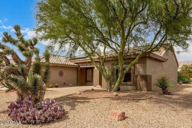 Building Photo - 15904 W La Paloma Dr