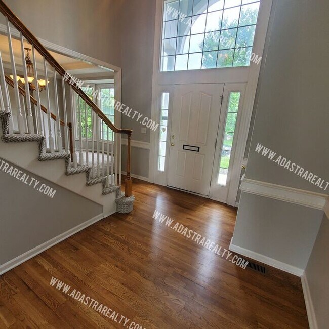 Foto del edificio - Gorgeous 4 Bedroom Home in Olathe-Amber Hi...