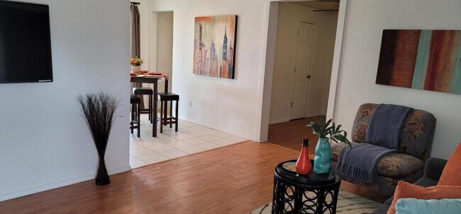 Foto del edificio - 11100 Love Ave Northeast